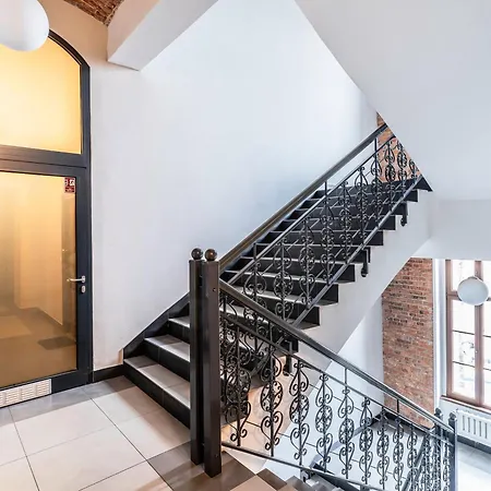 No 47 Old Town * Vratislav